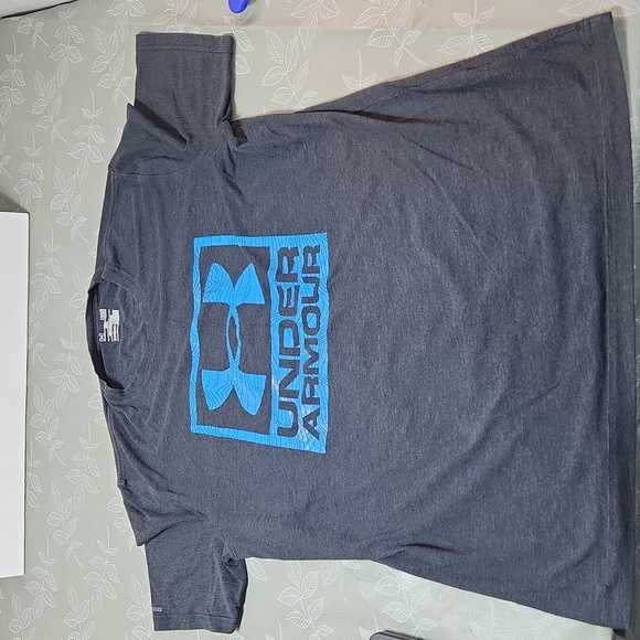 Under Armour T-Shirt - Picture 1 of 5